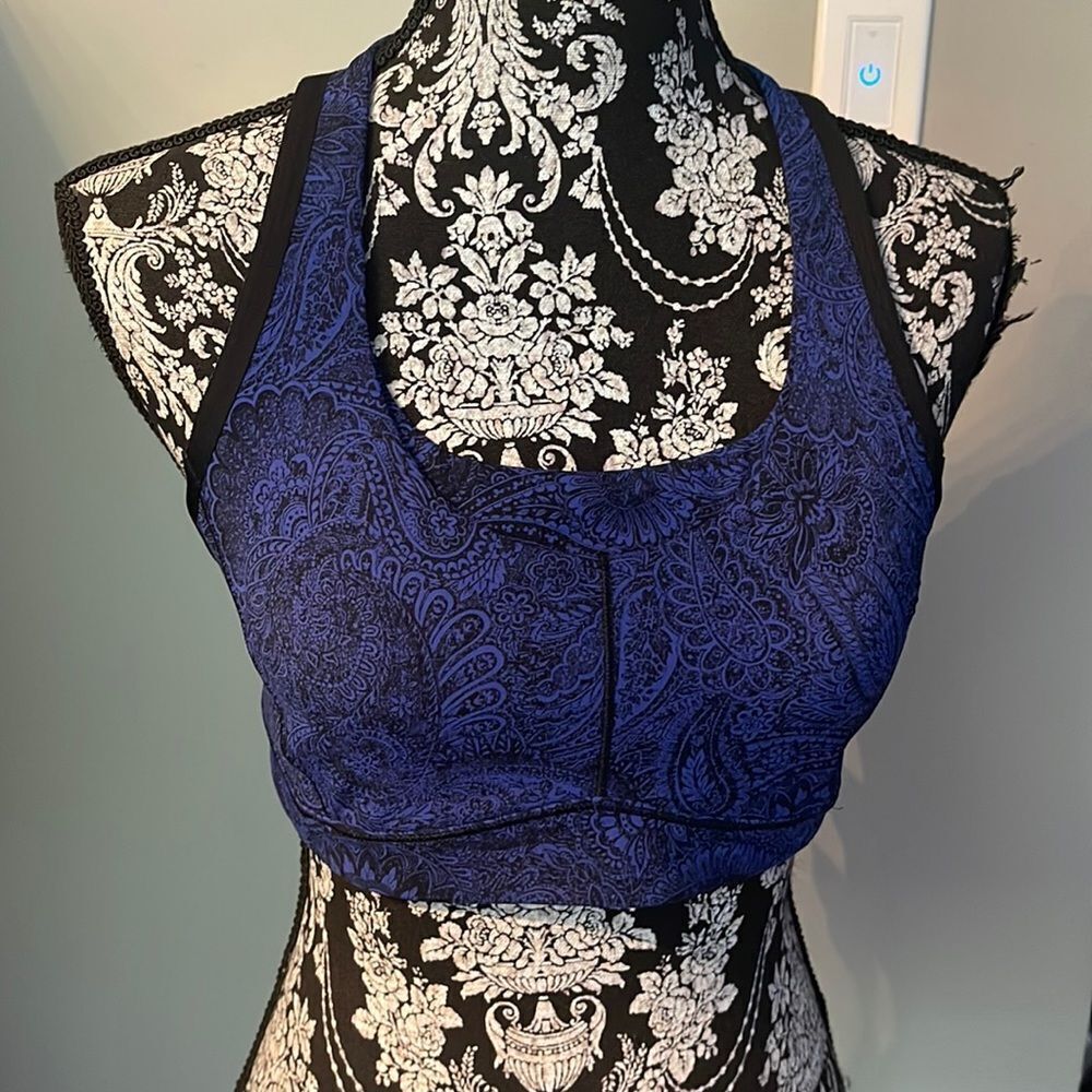 Lululemon size 6 Bra